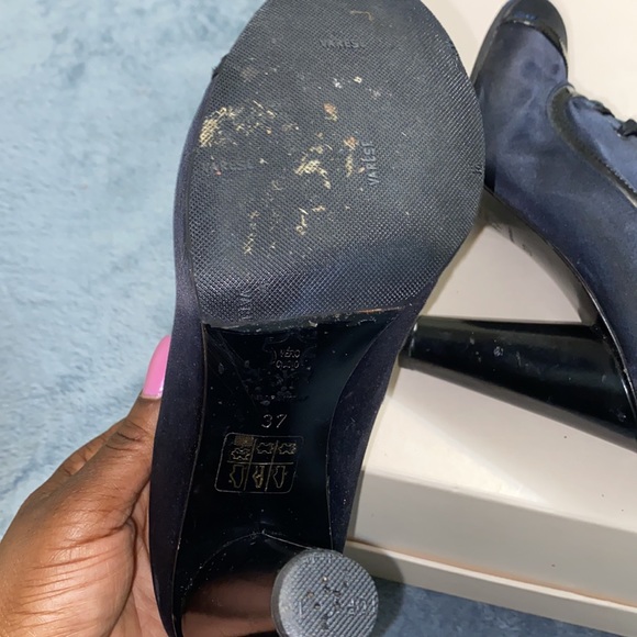 Heels - Picture 4 of 6